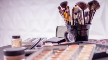 Six Ways to Earn Money from your Passion for Makeup